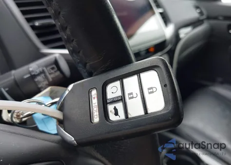 2017 Honda Pilot Elite z USA, uszkodzony, nr VIN 5FNYF6H08HB028361